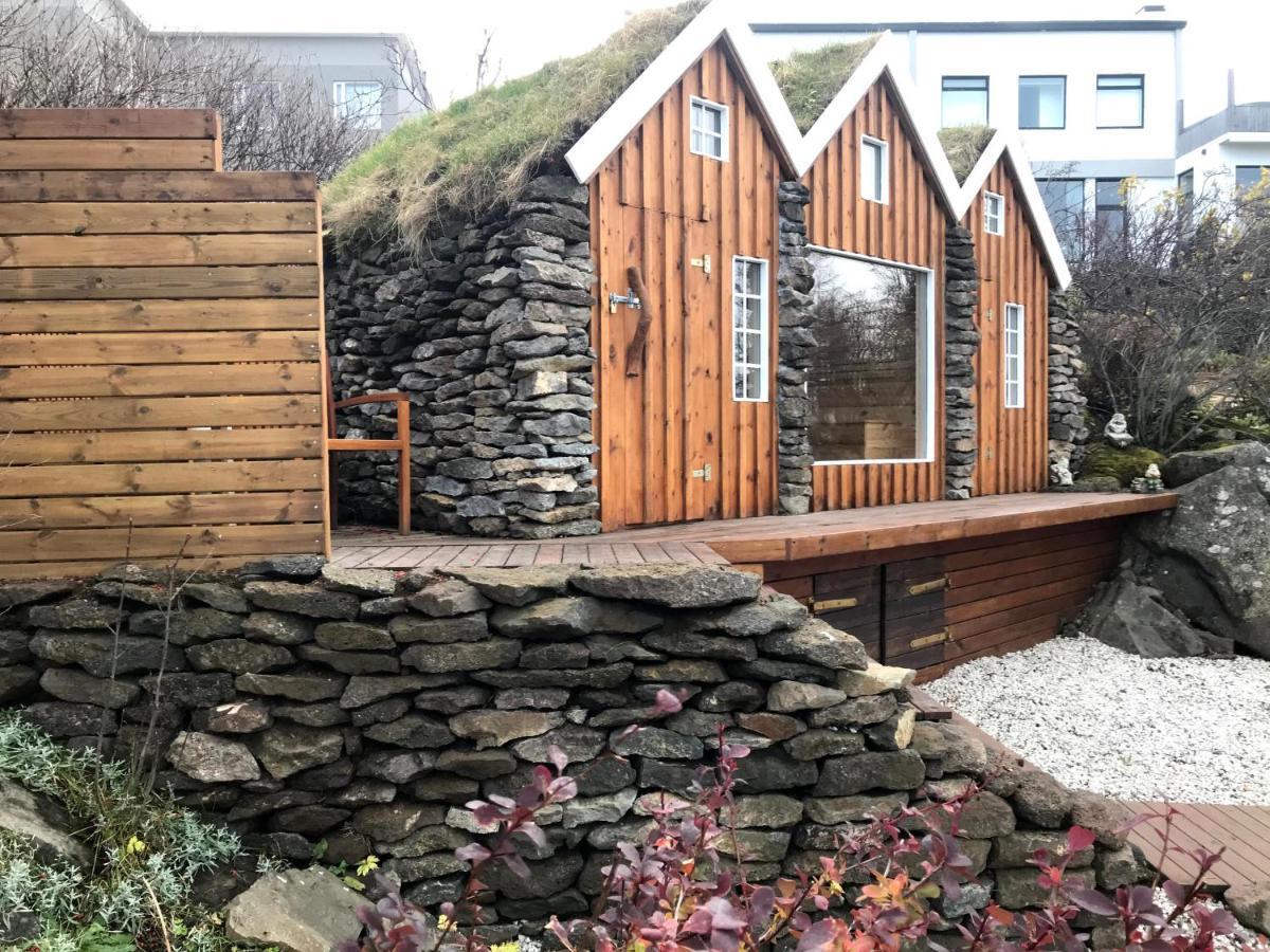 Iceland Sjf Villa, Hot Tub & Outdoor Sauna Amazing Mountains And City View Over Reykjavik Exterior photo