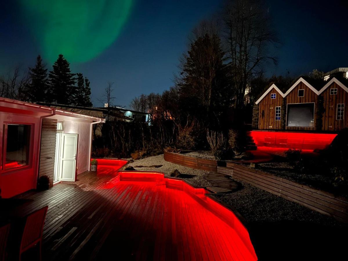 Iceland Sjf Villa, Hot Tub & Outdoor Sauna Amazing Mountains And City View Over Reykjavik Exterior photo